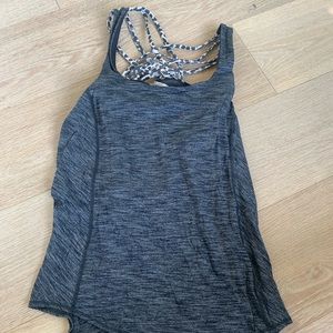 Lululemon workout top size 4